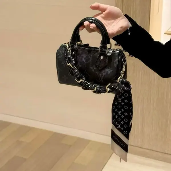 ルイヴィトン Speedy ブラック モノグラム ショルダーバッグ M26573