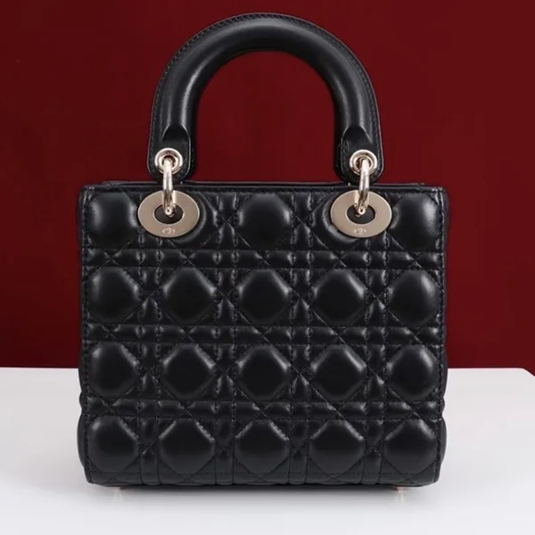 【ディオール】Ladyディオール ストラップ付きバッグ スモール M0531OUQA_M900
