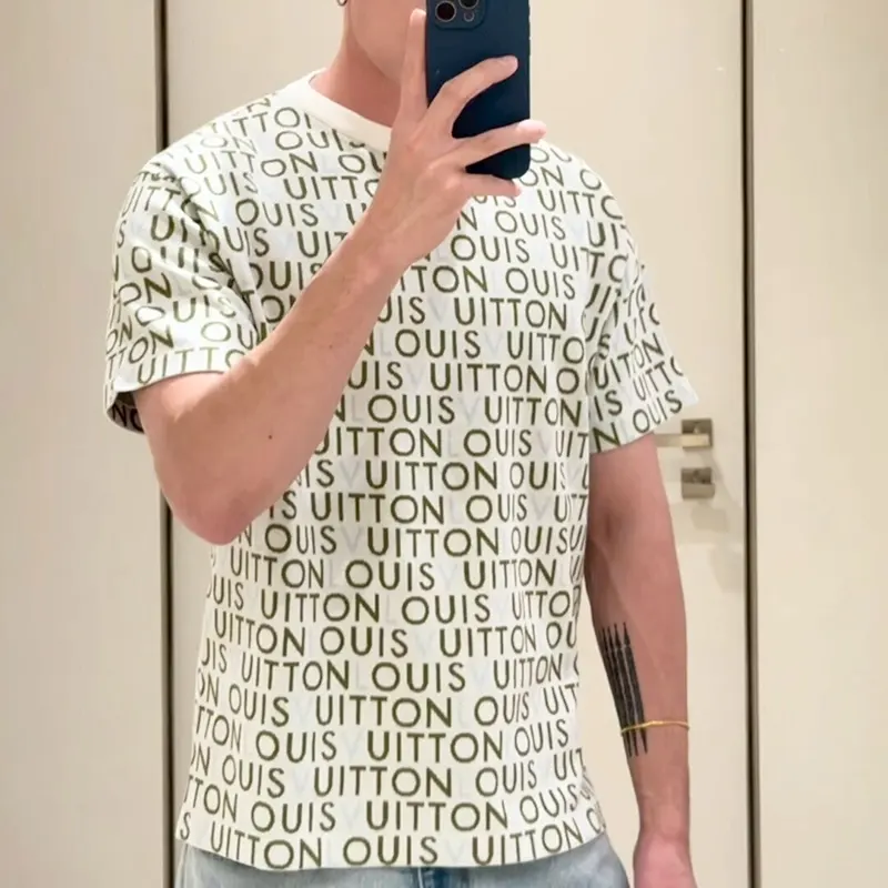 ルイヴィトン クルーネック Tシャツ 1AJTWX