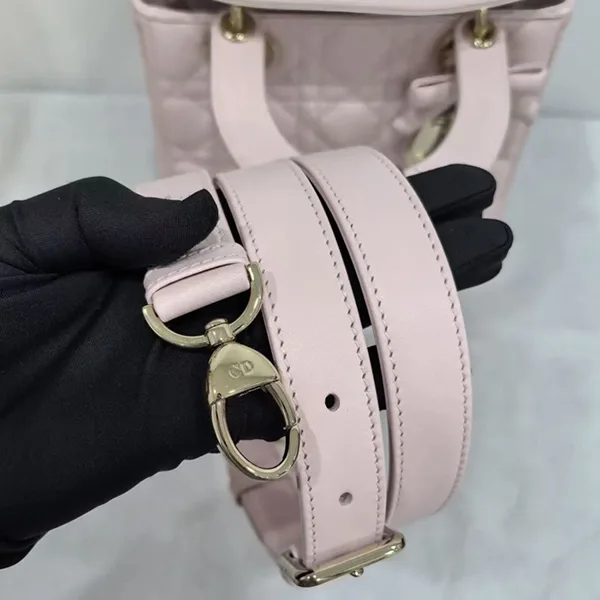 【ディオール】Ladyディオール ストラップ付きバッグ スモール M0531OUQA_M900