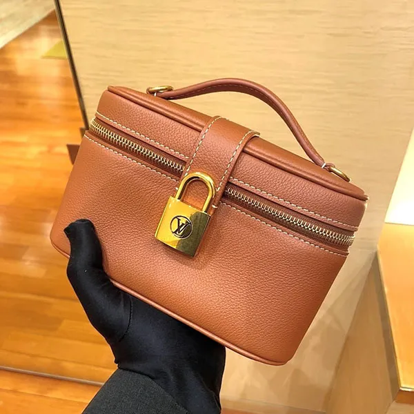 【希少♡完売前に】ルイヴィトン Low Key ヴァニティバッグ 偽物 M27505