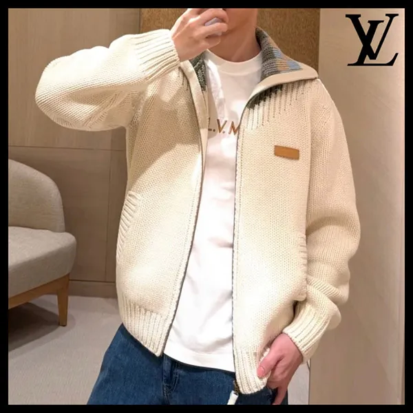 【季節を超えて活躍♪】ルイヴィトン コピー★トラックトップ ジップド インターシャ 1AJUVP