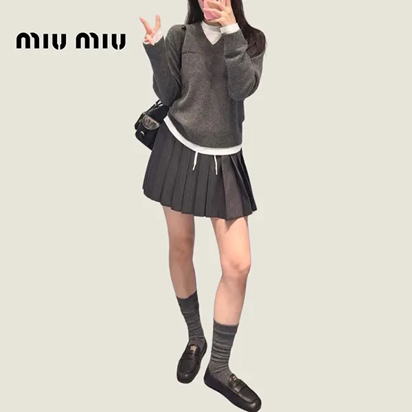 ミュウミュウ セーター カシミア Vネック レイヤード MMLB61