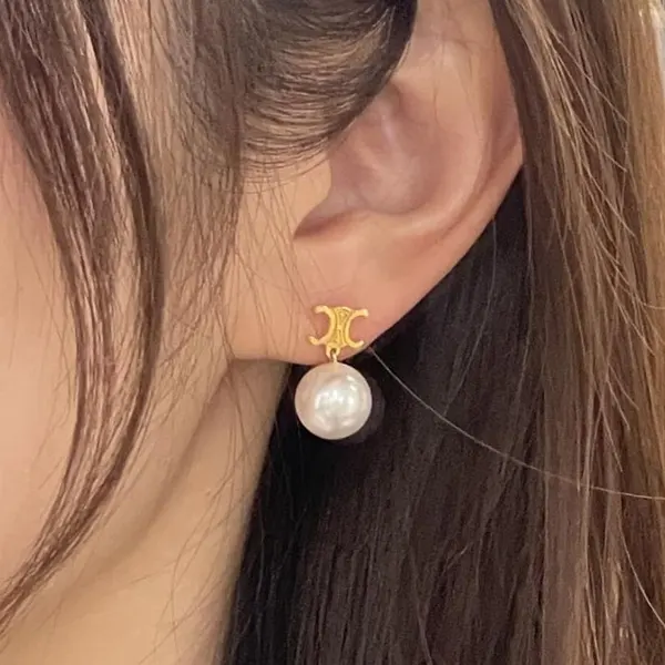 セリーヌ トリオンフ コピー シンプル パールピアス 460TZ6PRB.01GI