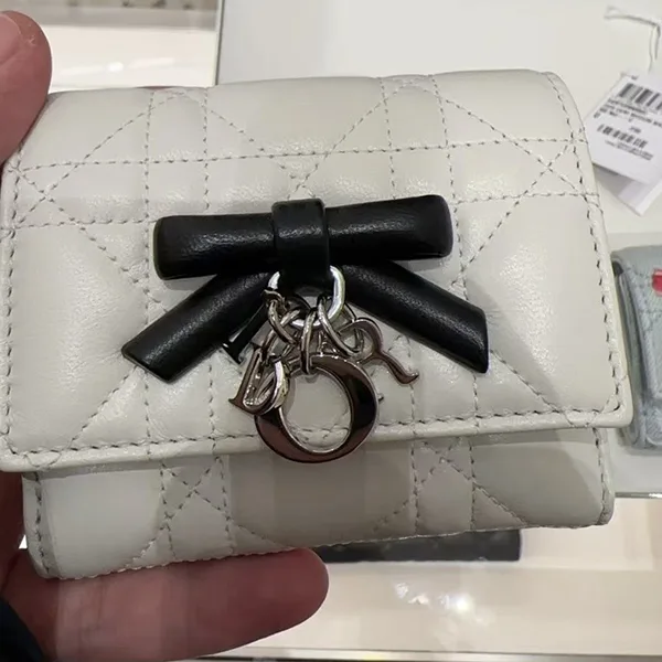 綺麗★ディオール★レディ ディオール Lotus ウォレット 偽物 S2609PUQC