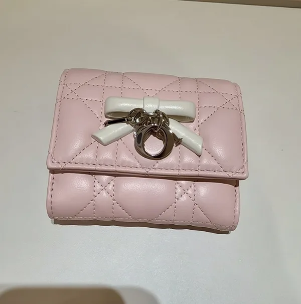 綺麗★ディオール★レディ ディオール Lotus ウォレット 偽物 S2609PUQC