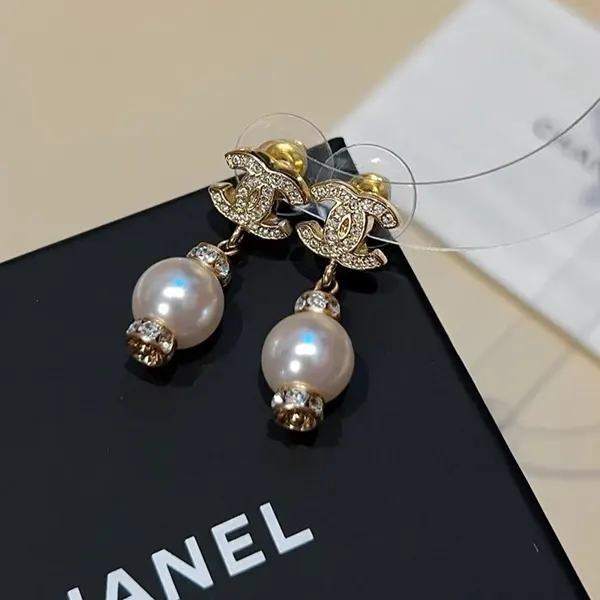おすすめシャネル ピアス 偽物 ビジューパール ABH557 B24355 UA065