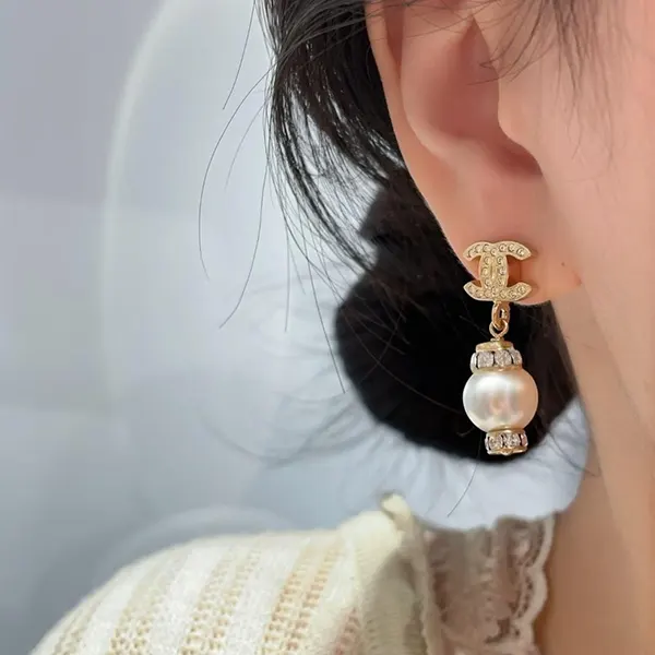 おすすめシャネル ピアス 偽物 ビジューパール ABH557 B24355 UA065