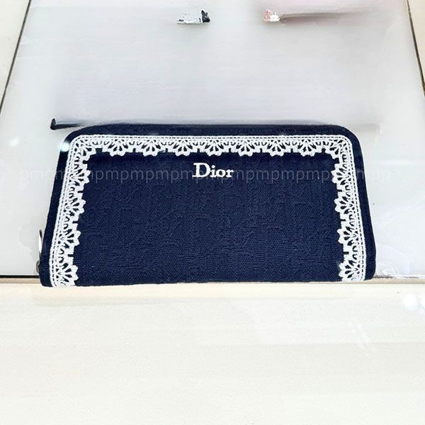 口コミで高評価！【レース刺繍が上品】ディオール レース長財布 コピー 26年新作 S2401PUKL_M928