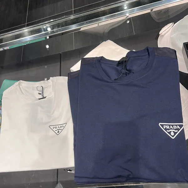 プラダ UJN880トライアングルロゴTシャツ 各色