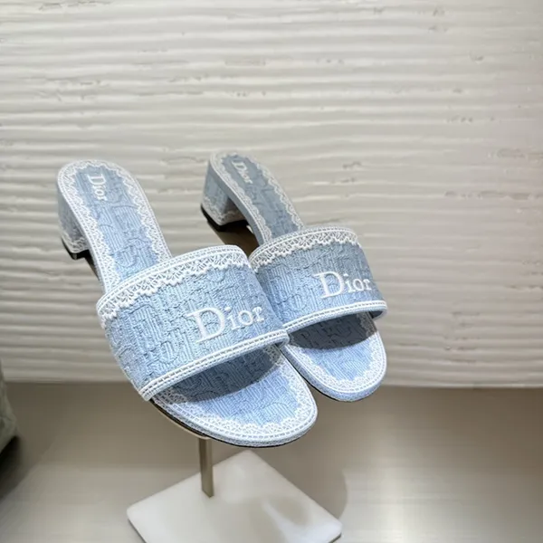 ディオール Dentelle ヒールスライド サンダル コピー オブリーク刺繍 4色展開 KCO530OCC_S32N