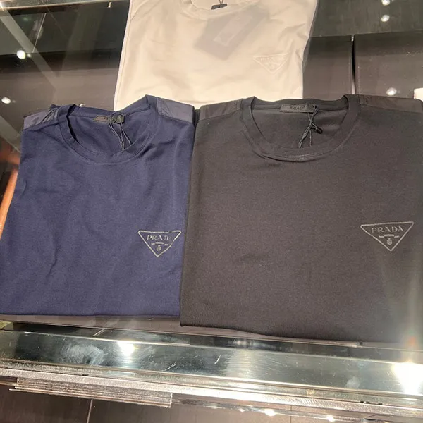 プラダ UJN880トライアングルロゴTシャツ 各色