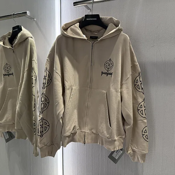 即日配送バレンシアガ BB Metal Zip Hoodie ベージュ26051505