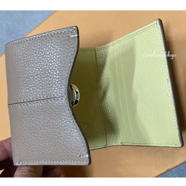 トッズ＊Wallet レザー 三つ折りウォレット スーパーコピー XAWDBNB2000