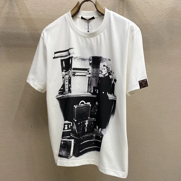 【トランクのプリントに注目◎】ルイヴィトン プリントTシャツ 偽物 1AJHG