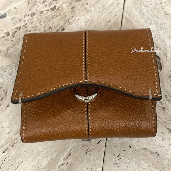 トッズ＊Wallet レザー 三つ折りウォレット スーパーコピー XAWDBNB2000