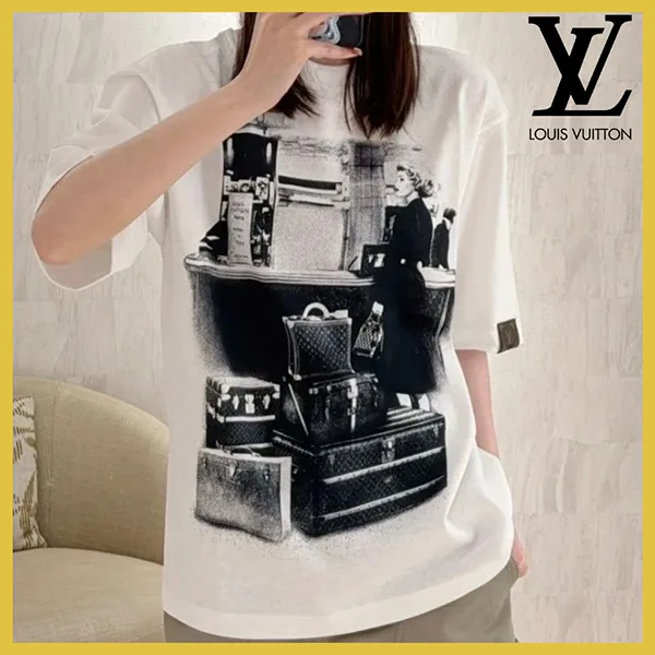 【トランクのプリントに注目◎】ルイヴィトン プリントTシャツ 偽物 1AJHG
